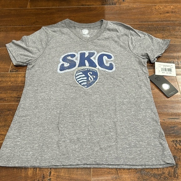 NWT - Youth MLS Sporting Kansas City SKC V-Neck Tshirt Grey - Picture 1 of 4